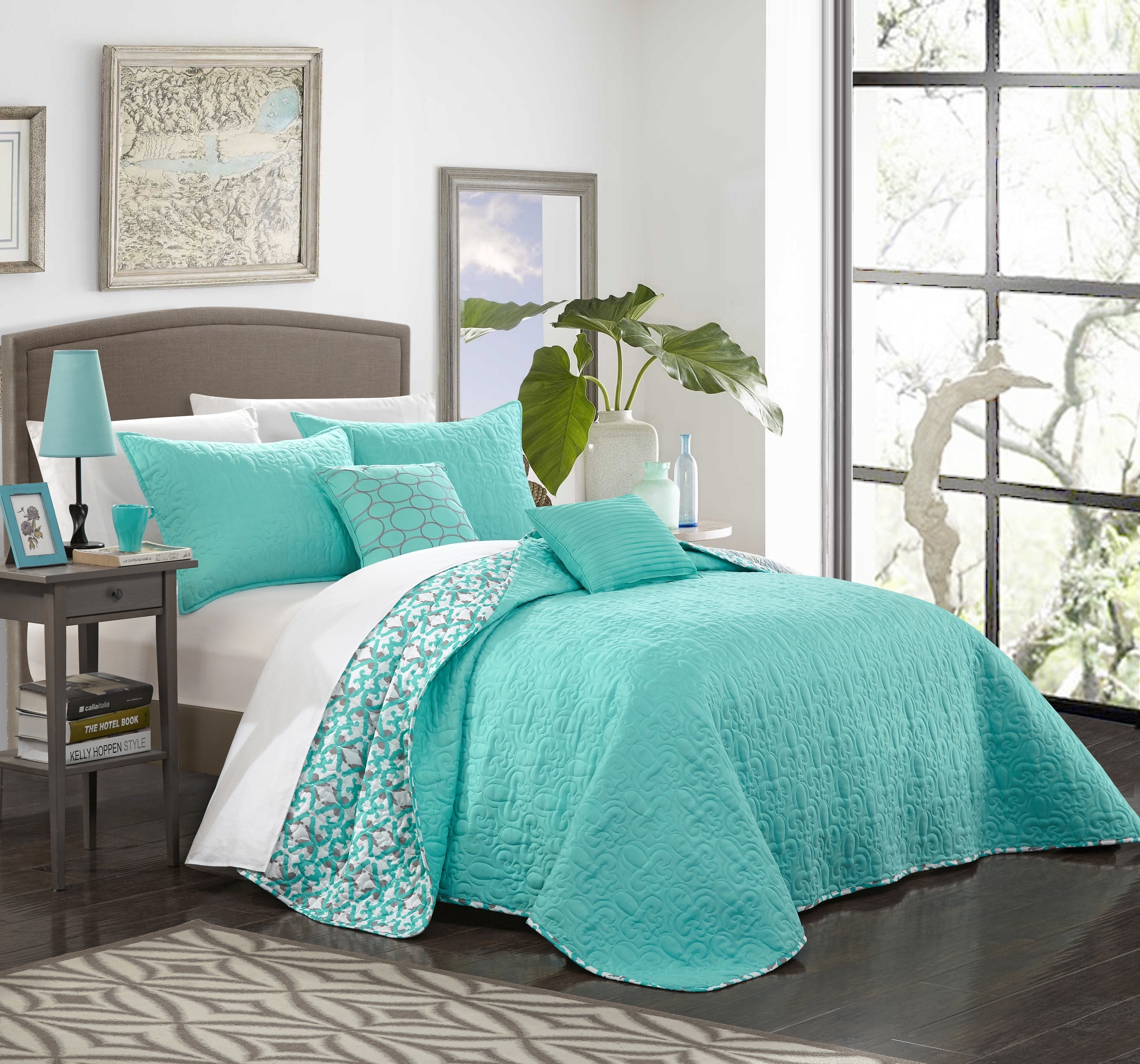 5 Piece Nalla Quilted Flor De Lis Patterned Reversible Printed Quilt Set, Shams And Decorative Pillows Included - Aqua, King