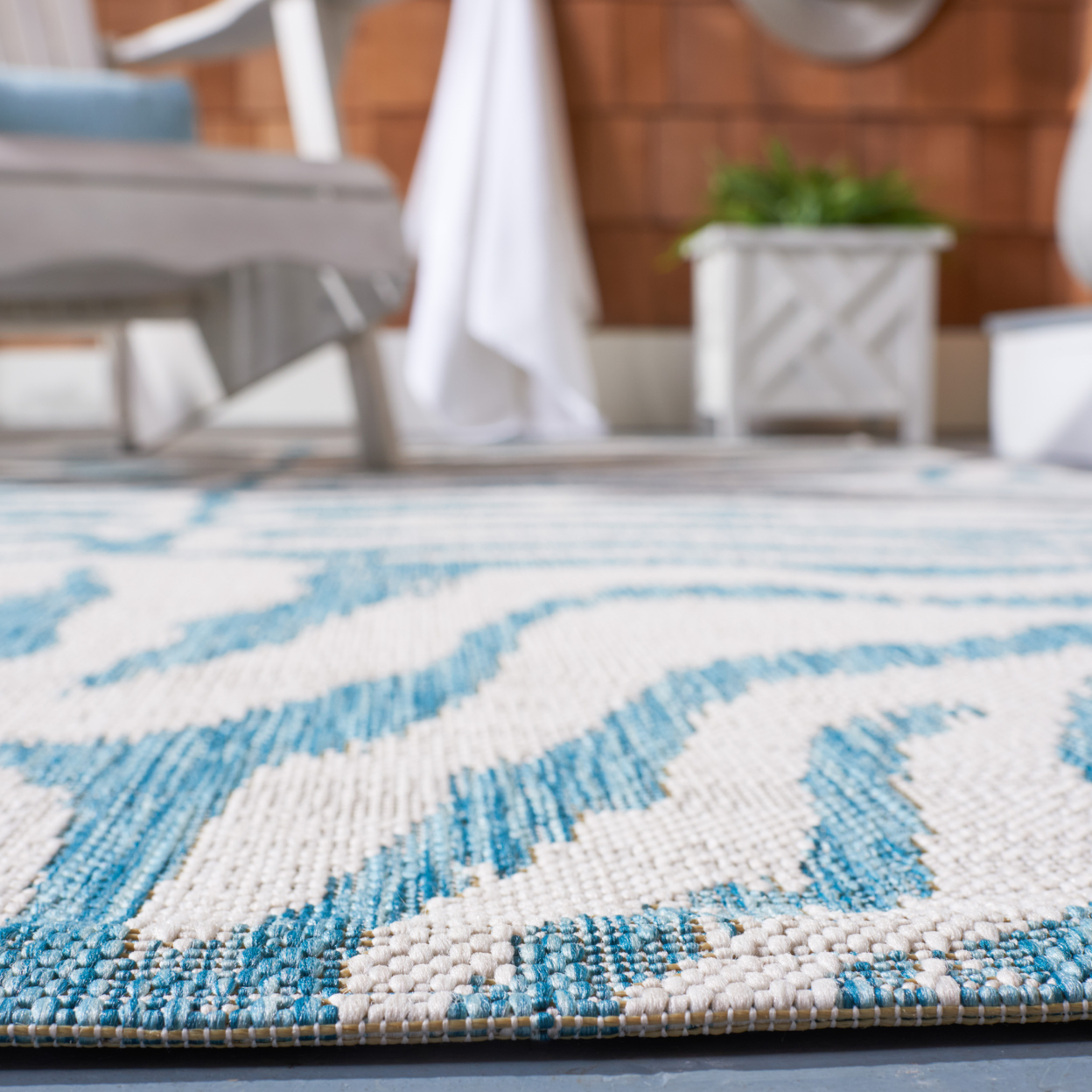 SAFAVIEH Outdoor CY8444-53612 Courtyard Ivory / Aqua Rug